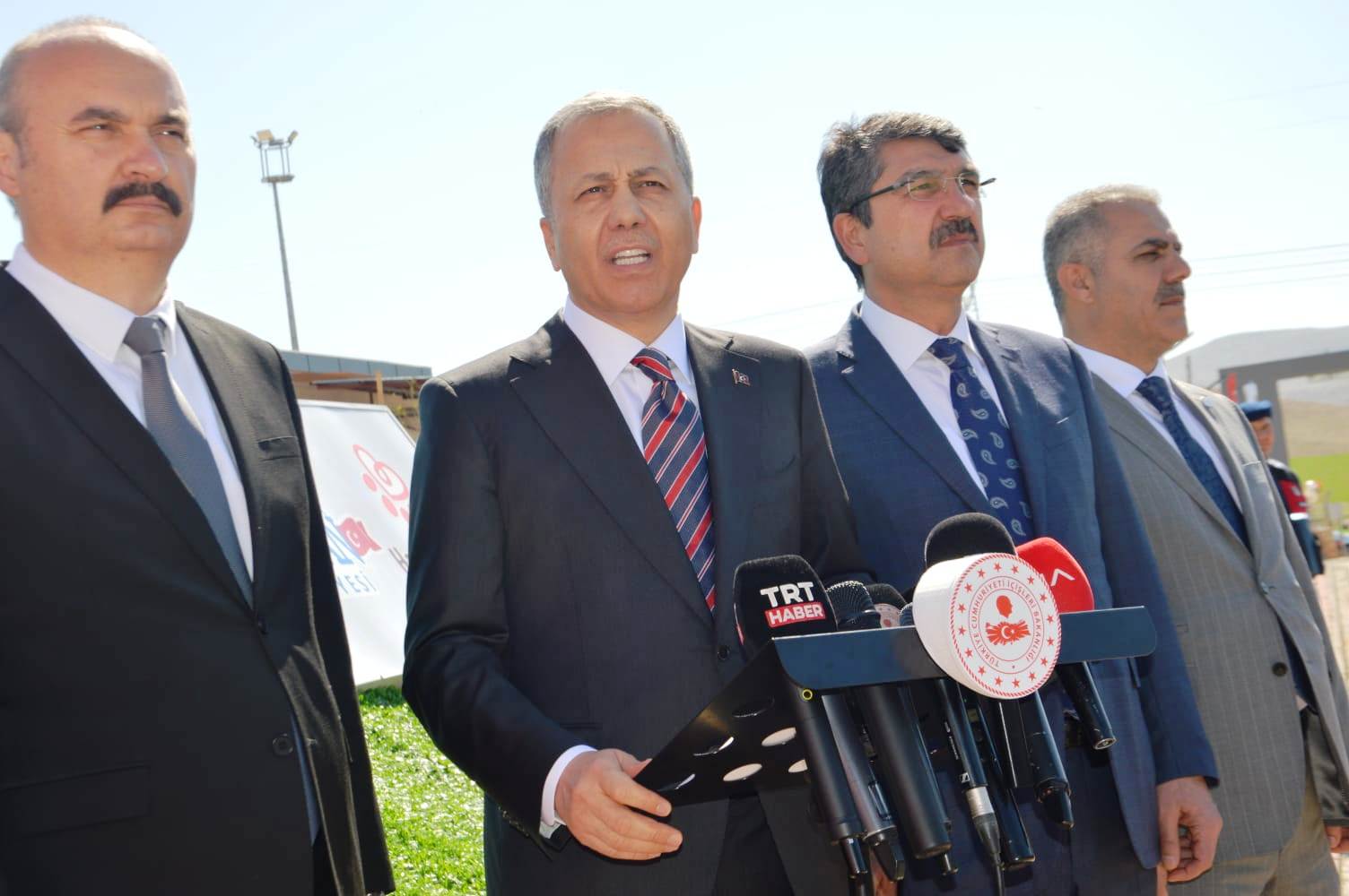 Bakan Yerlikaya Batman’dan belediyeleri uyardı