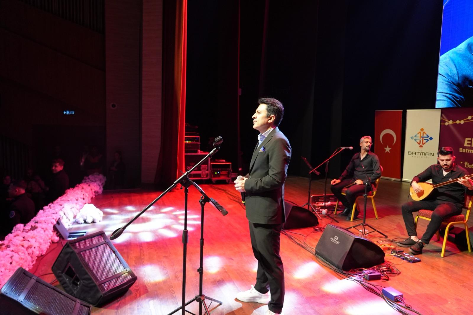 Abdurrahman Önül konserine yoğun ilgi