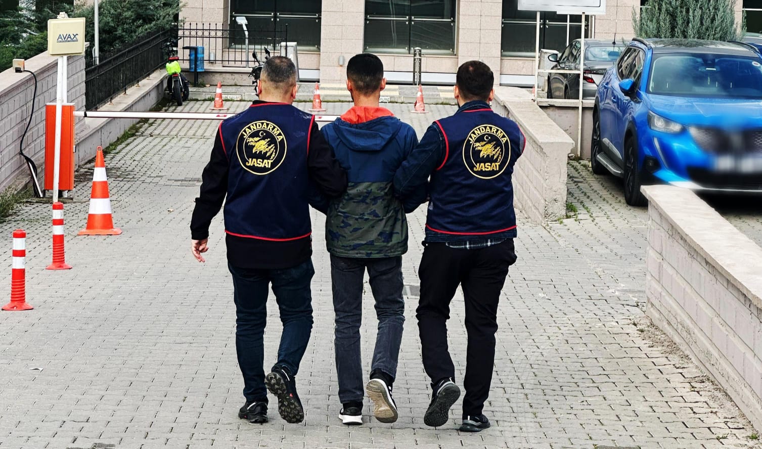 Her yerde aranan zanlı Batman’da yakalandı