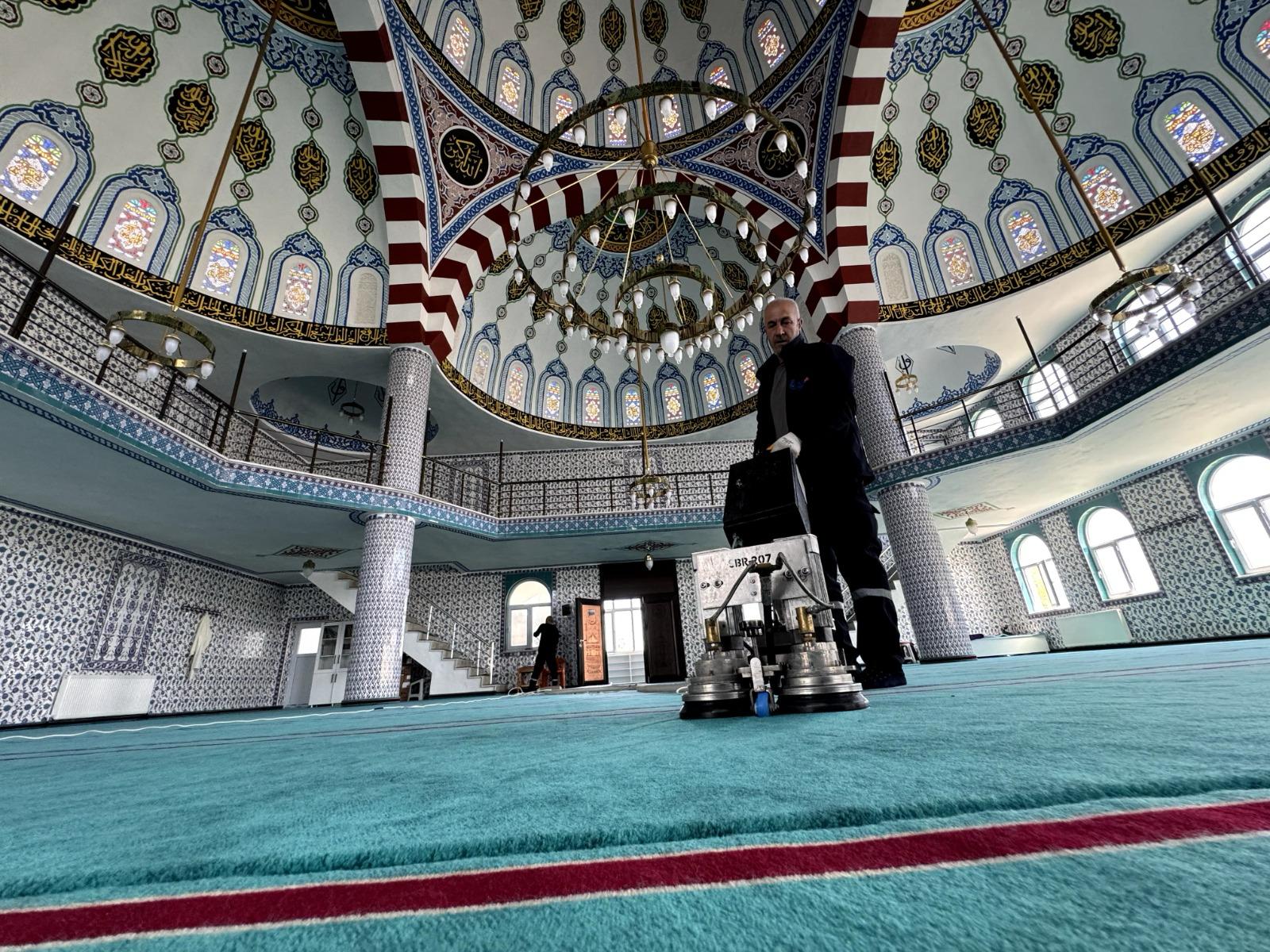 Batman Belediyesi 273 İbadethanede Temizlik Çalışmalarına Hız Verdi