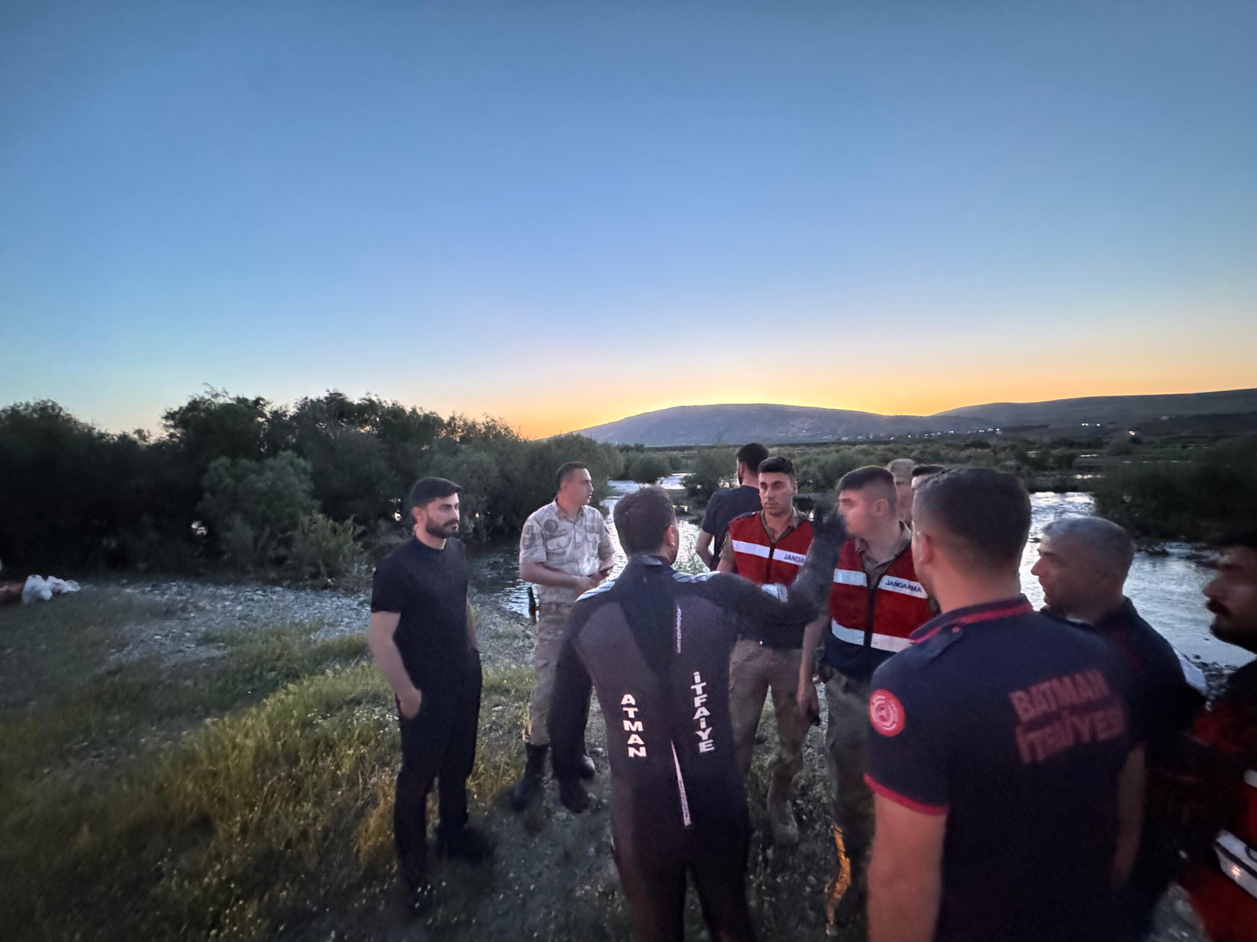 Batman Çayında korku dolu anlar! 25 kişi mahsur kaldı