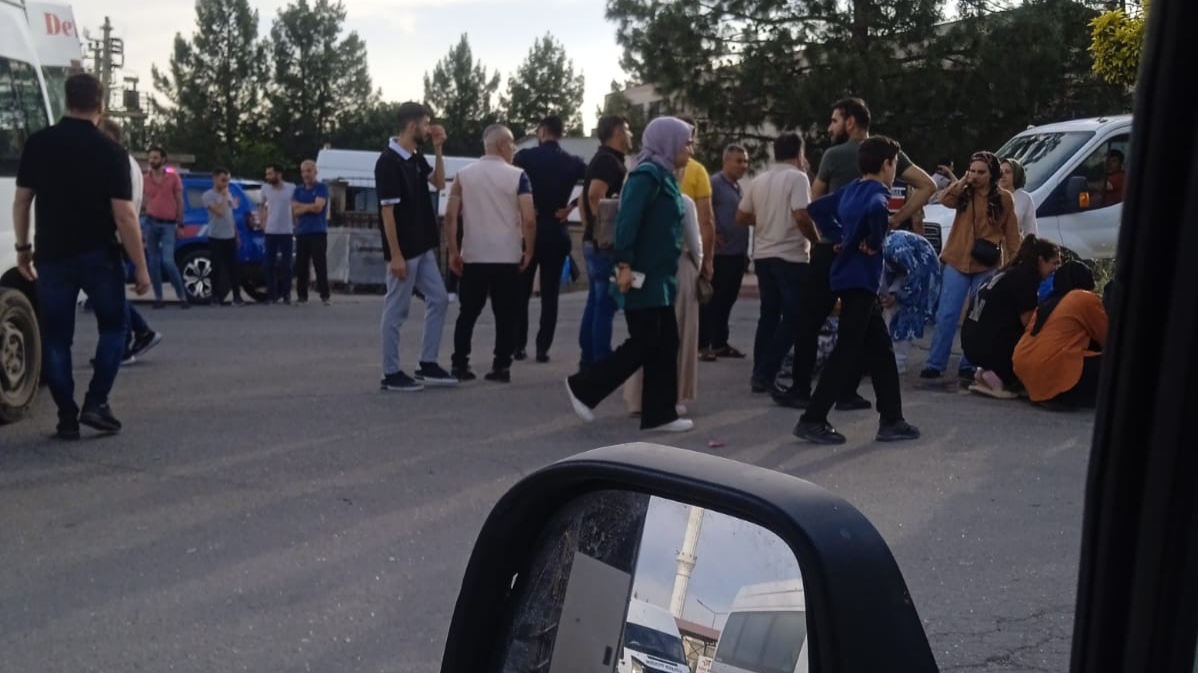 Son Dakika! Batman’da teksitil işçilerini taşıyan servis kaza yaptı! Yaralılar var