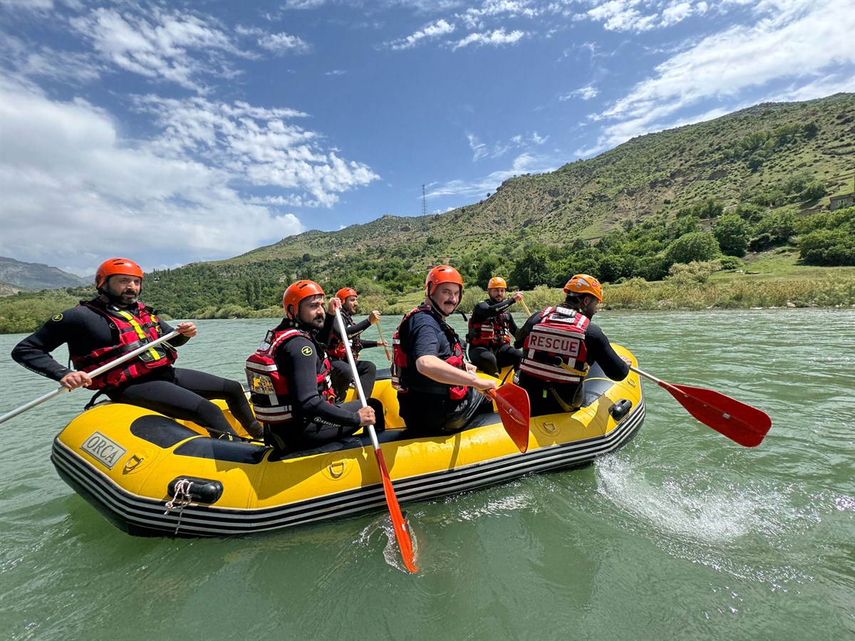 Garzan Çayı’nda rafting heyecanı