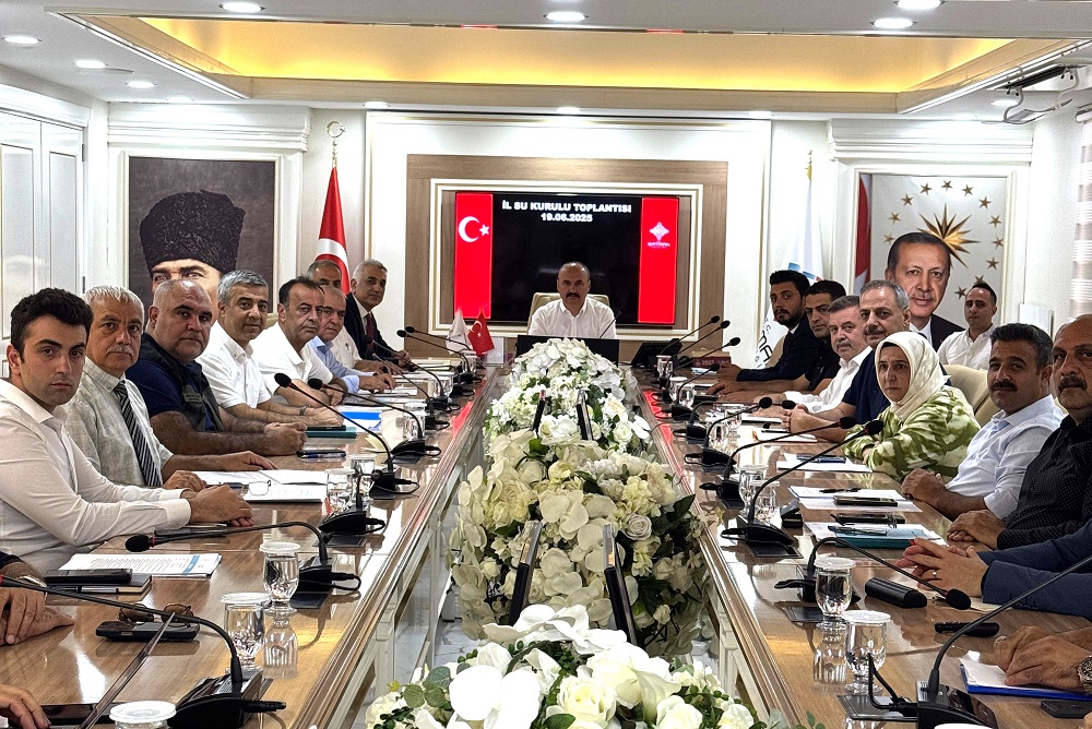 Vali Canalp açıkladı: Cazibeli su temin sistemine geçiyoruz