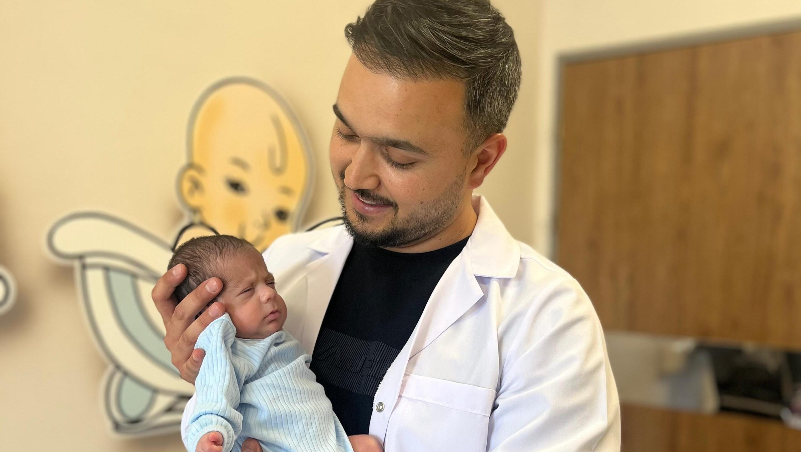 27 haftalık doğan Sevda bebek hayata tutundu