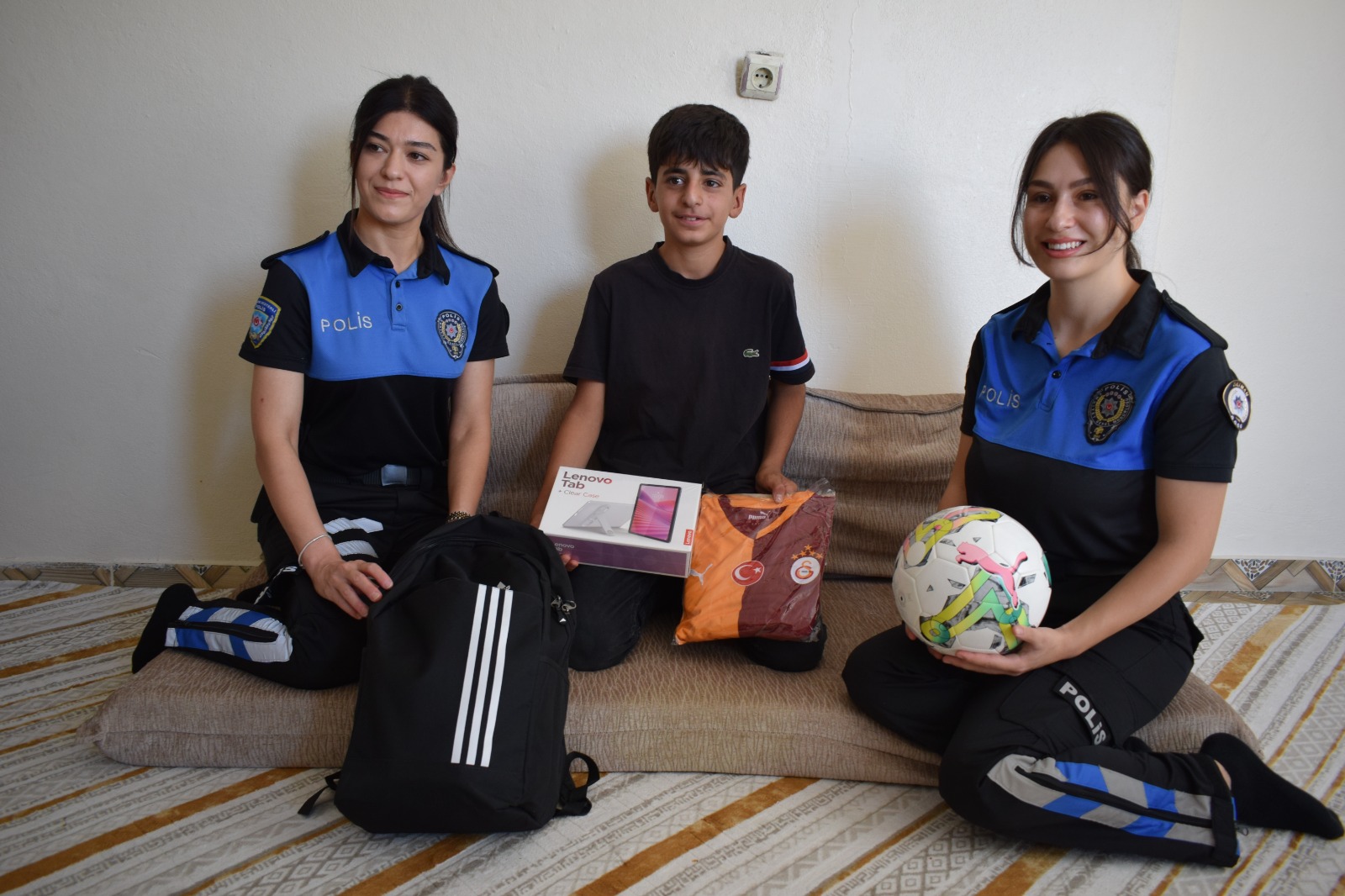 Tüm Türkiye Batmanlı çocuğu konuşuyor! Validen Çoban’a hediye