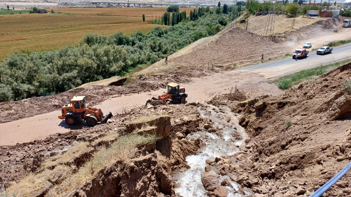 Batman’da sulama kanalı patladı!