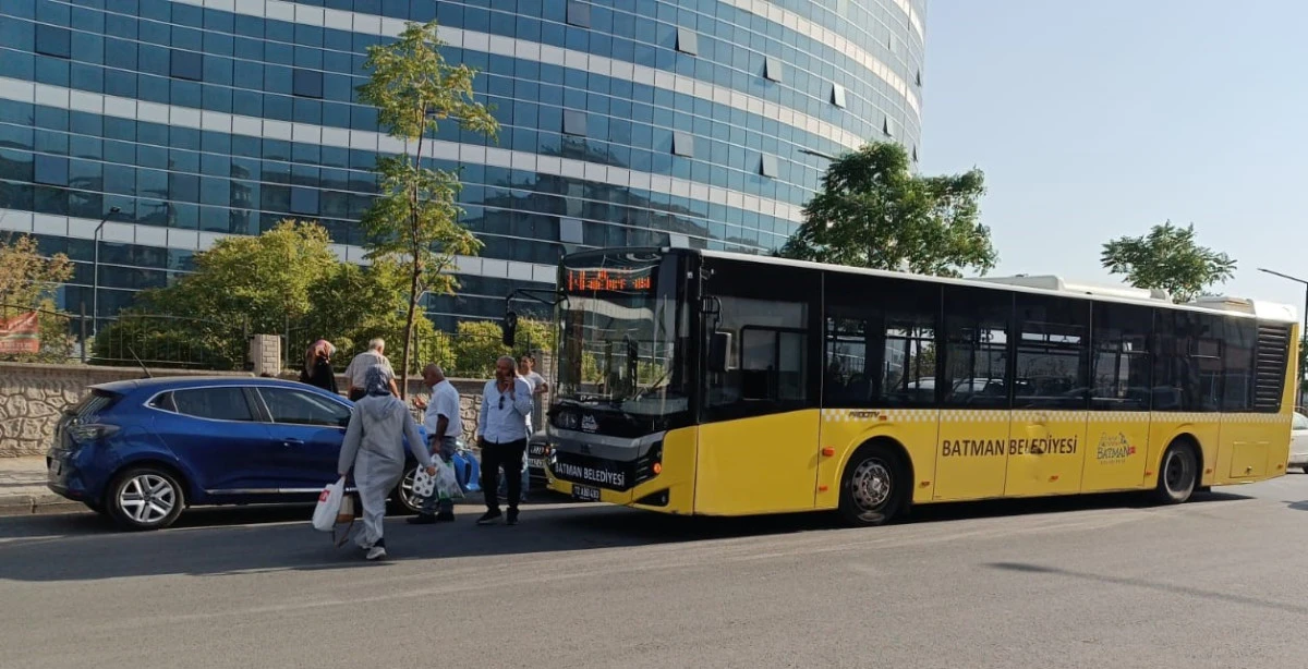 Batman’da belediye otobüsünde panik! Yolcular kendini zorla dışarı attı