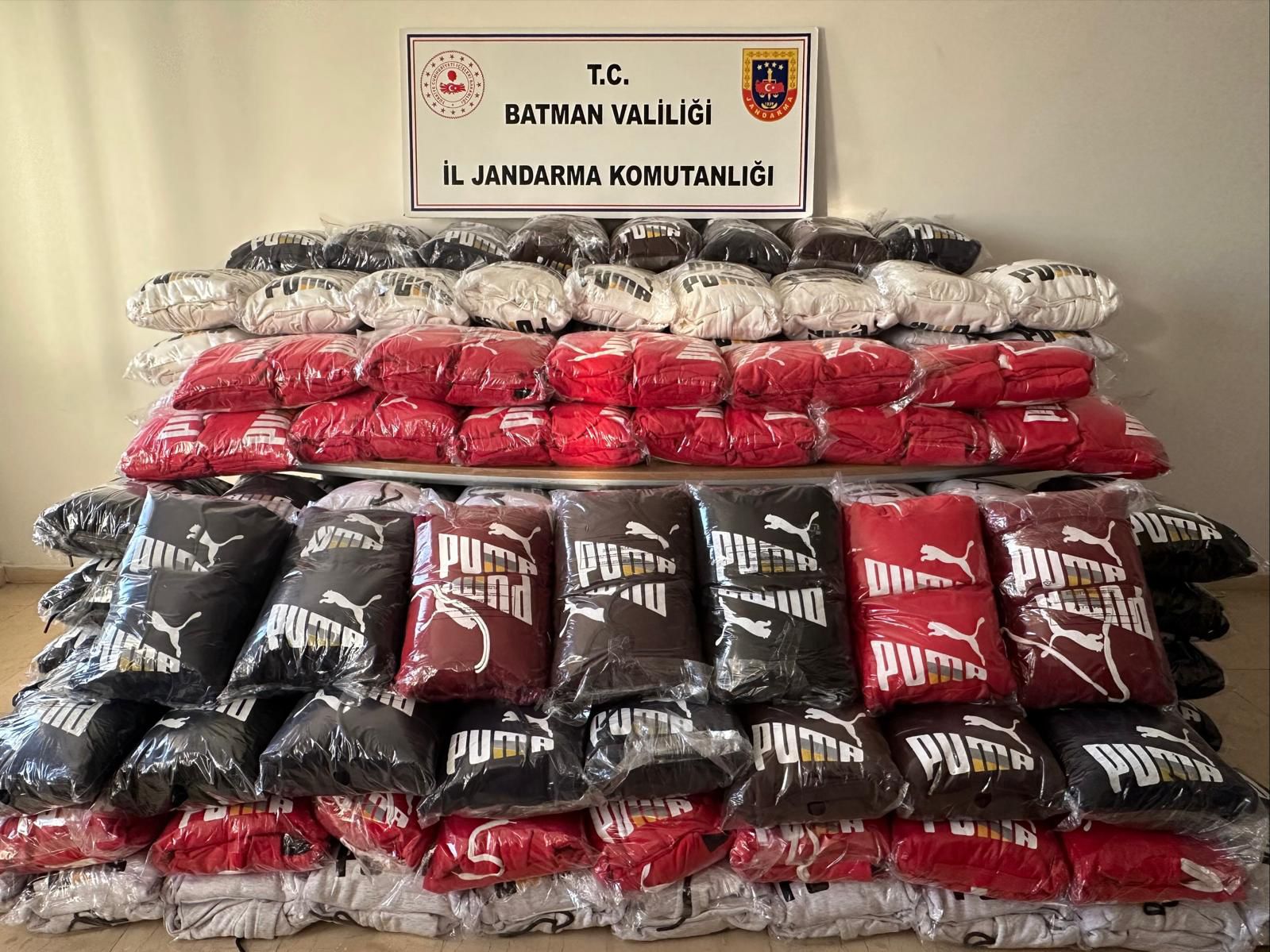 Batman’da 2,5 Milyon TL değerinde sahte kıyafet ele geçirildi