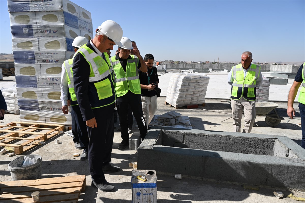 Vali Canalp, 500 yataklı hastaneyi inceledi