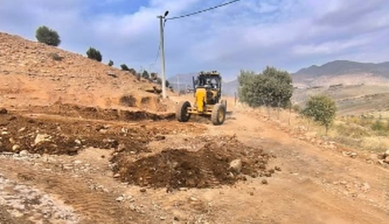 O köyün yolunda çalışma başlatıldı