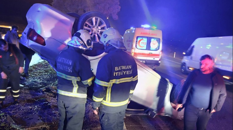Batman’da otomobil takla attı