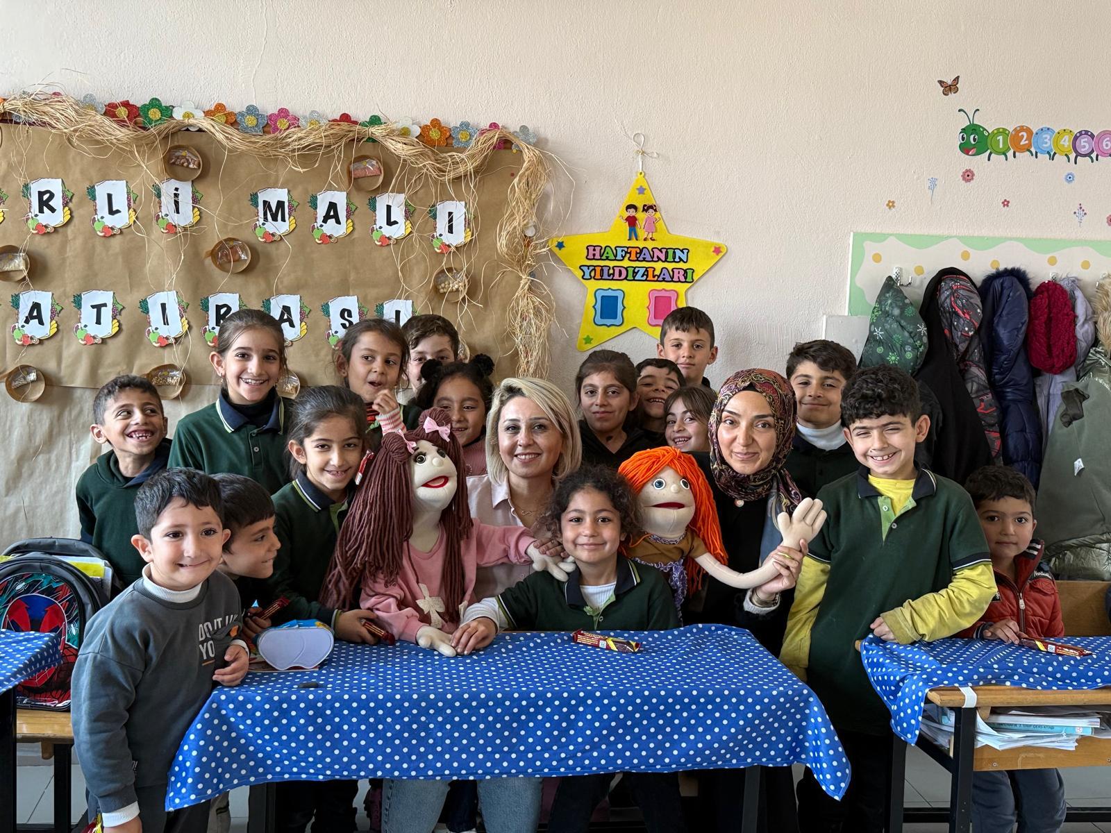 Batman’da 15 köy okulunda öğrenciler masallarla buluştu