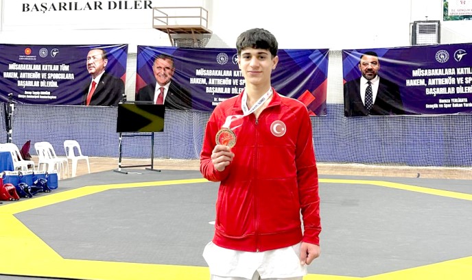 Batmanlı tekvandocu Semih Çelik’ten bronz madalya