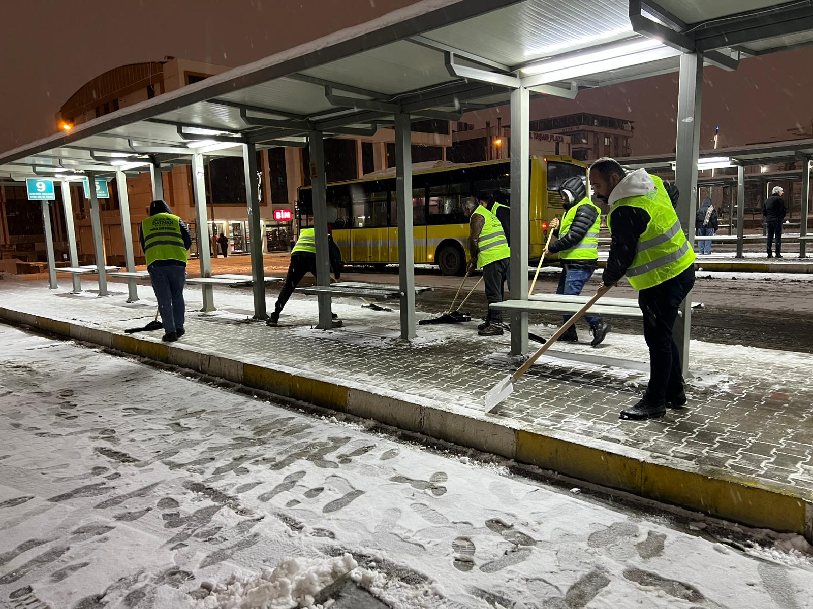 Batman’da karla mücadelede 3 vardiya