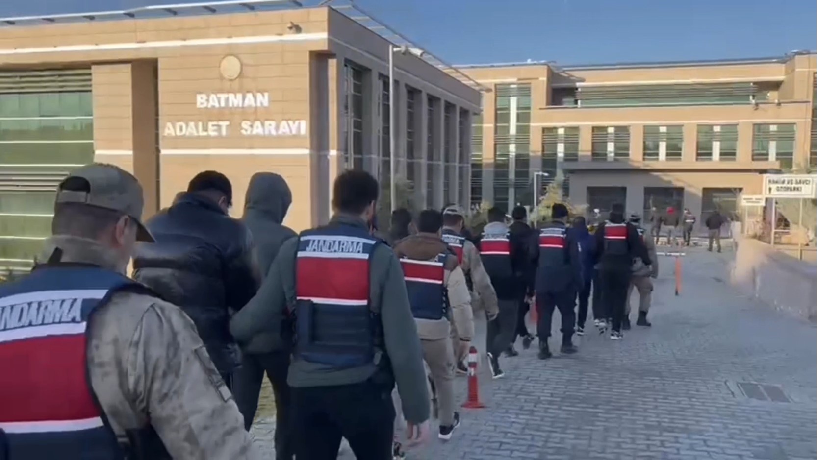 Batman’da 1.2 milyar TL’lik para trafiği deşifre edildi