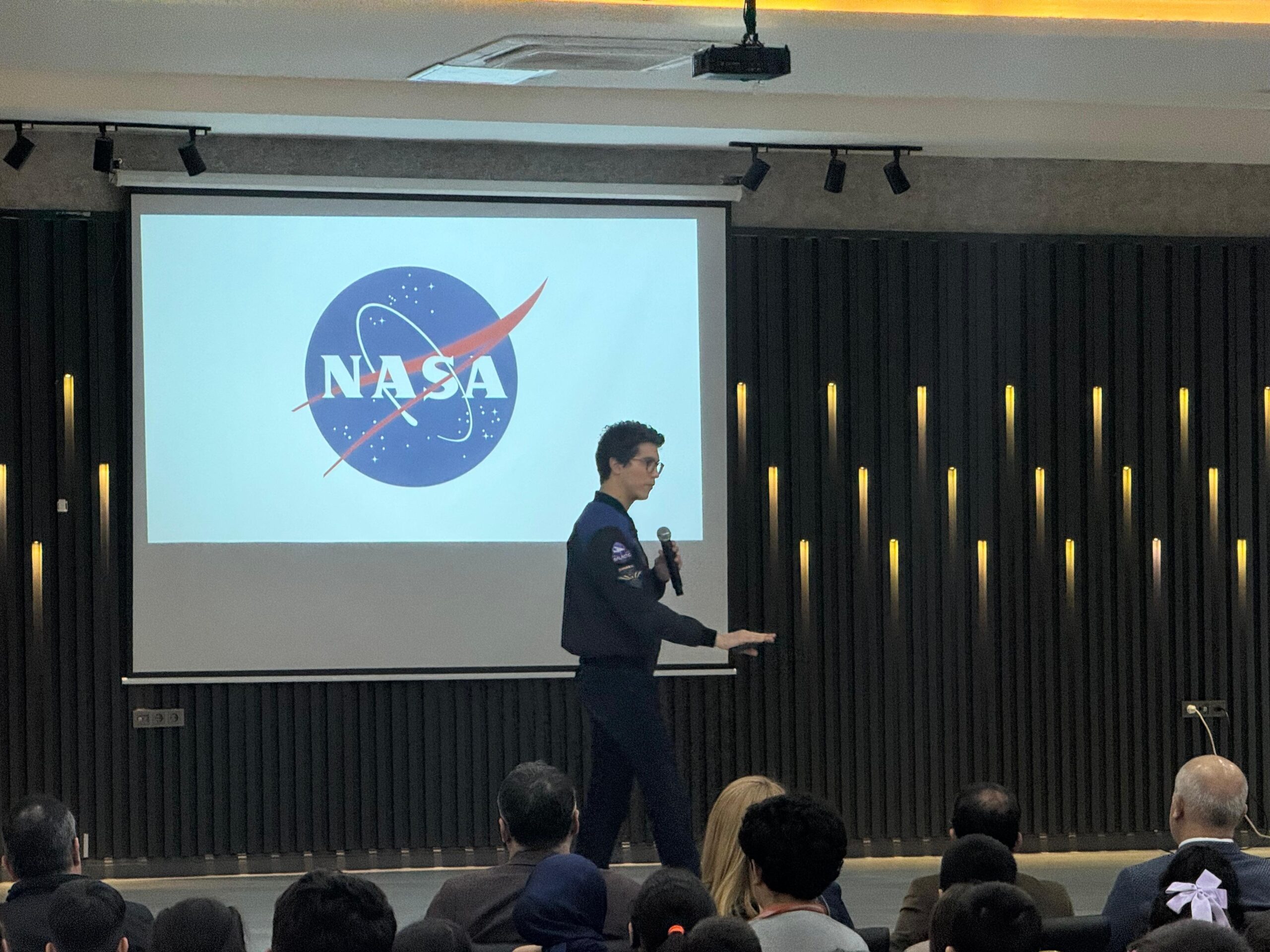 Astronot Atasever Batmanlı öğrencilerle buluştu