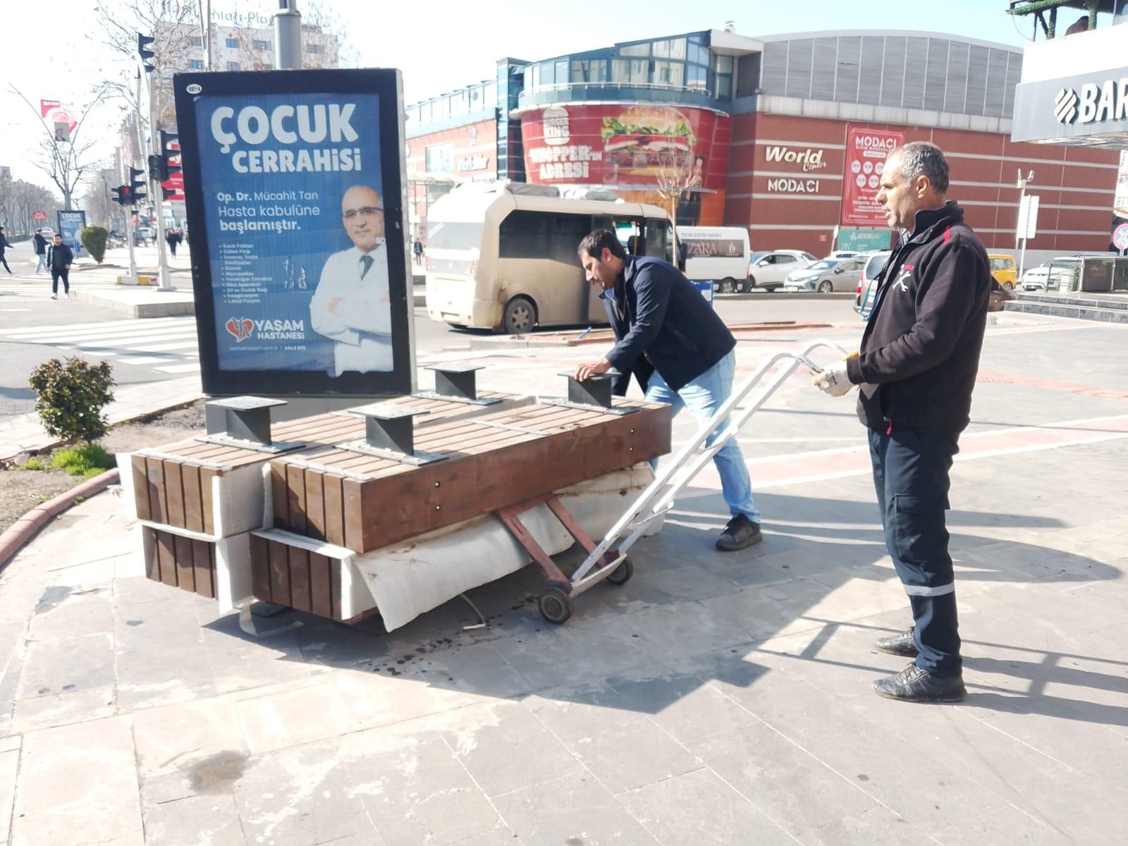 Batman’da eski banklar onarıldı