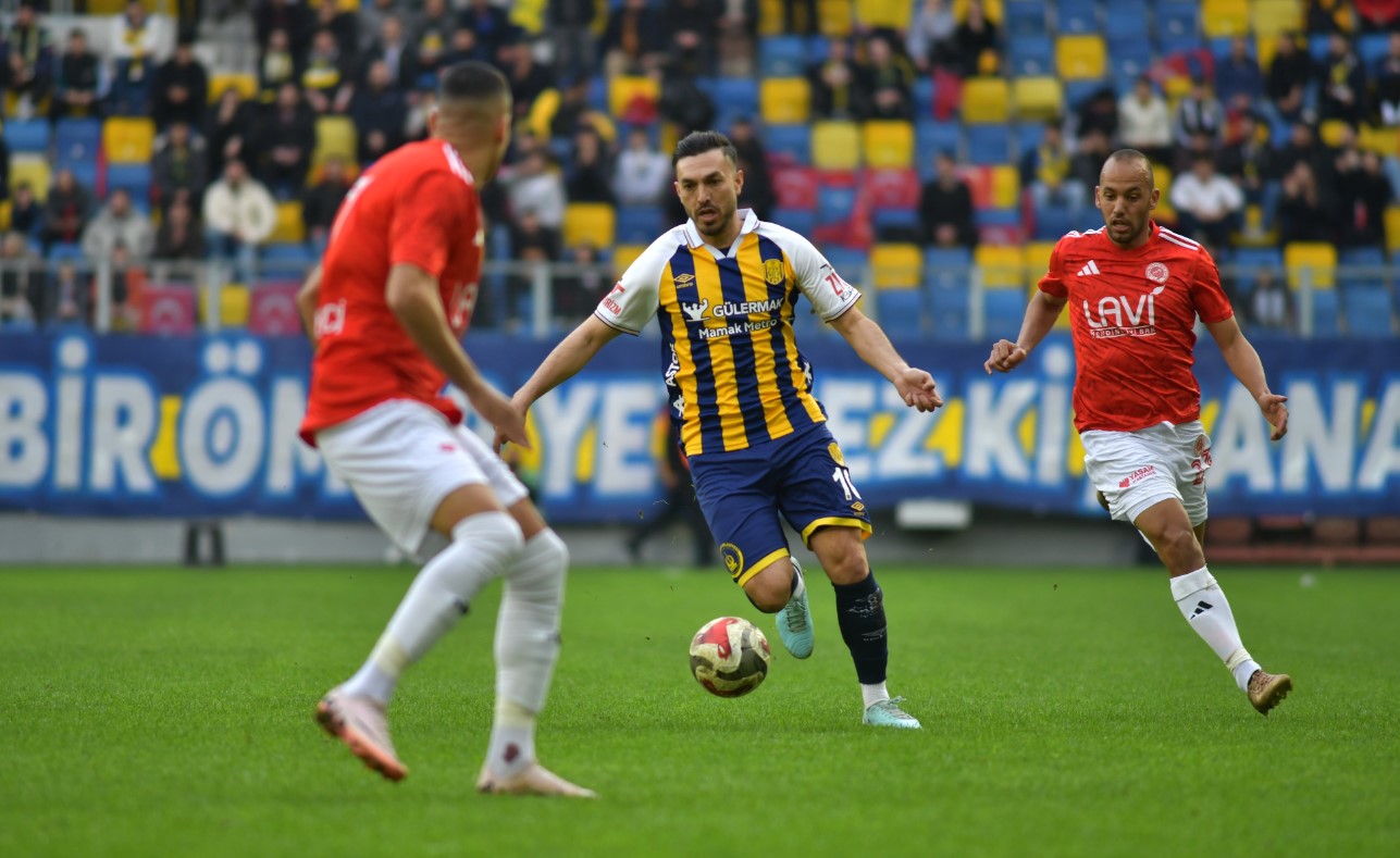 Petrolspor puan kaybetti; Zirve hattı karıştı