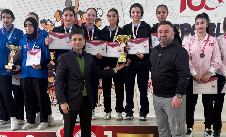 Batman Spor Lisesi masa tenisinde bölge şampiyonu!