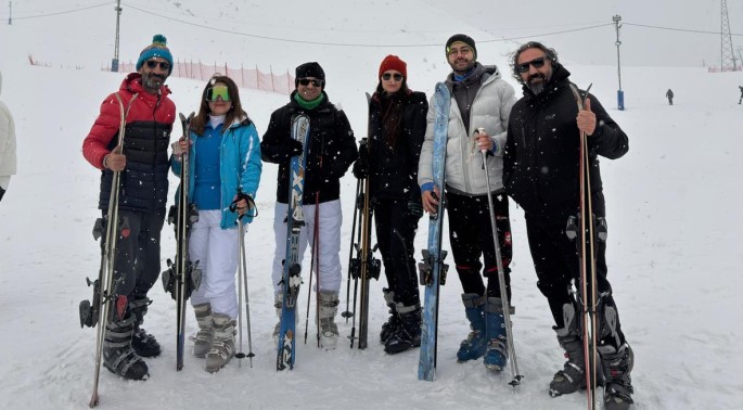 Batmanlı üniversitelilerden Rahva’da kayak heyecanı