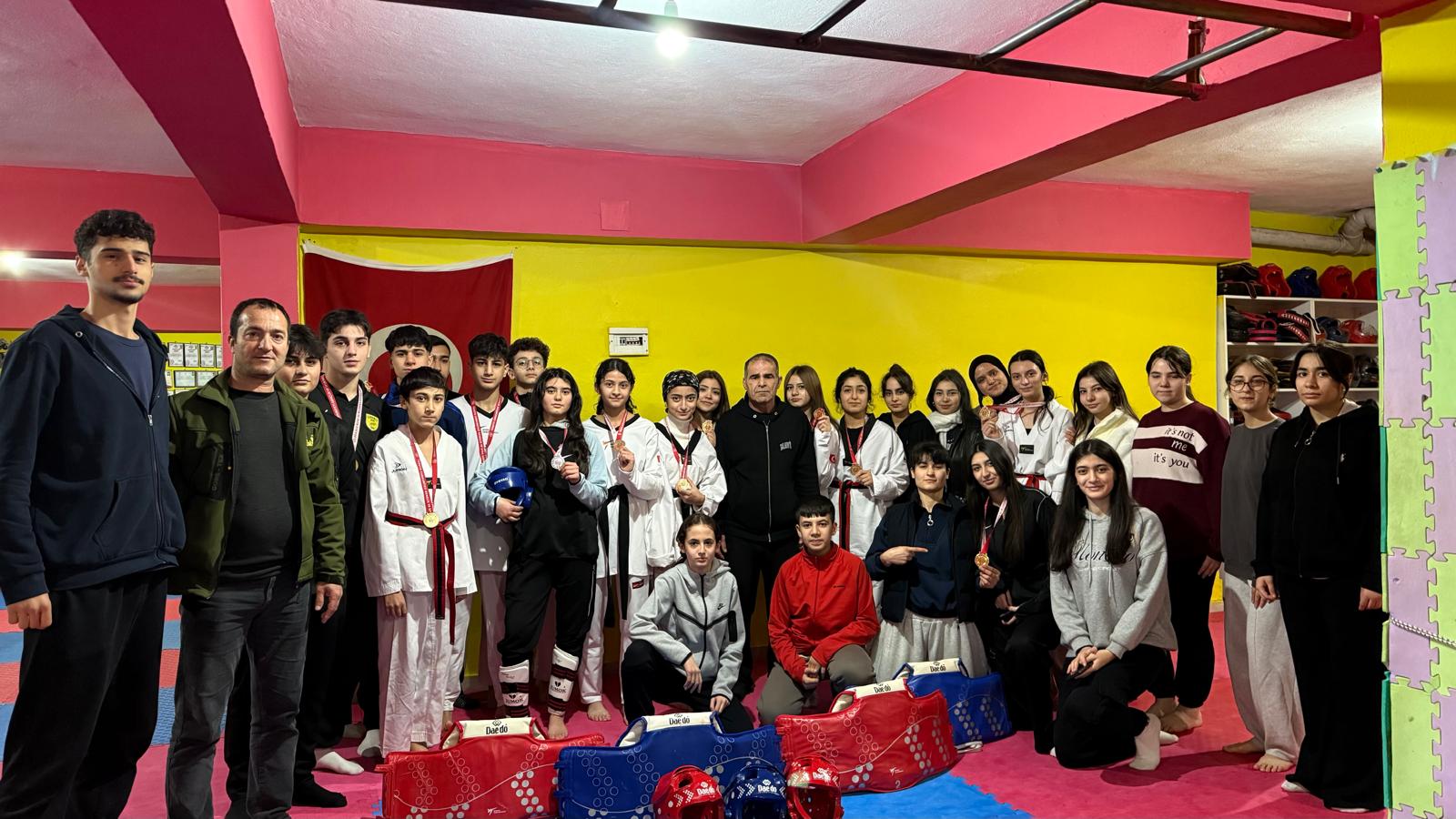 Batman’da taekwondo şampiyonları belli oldu