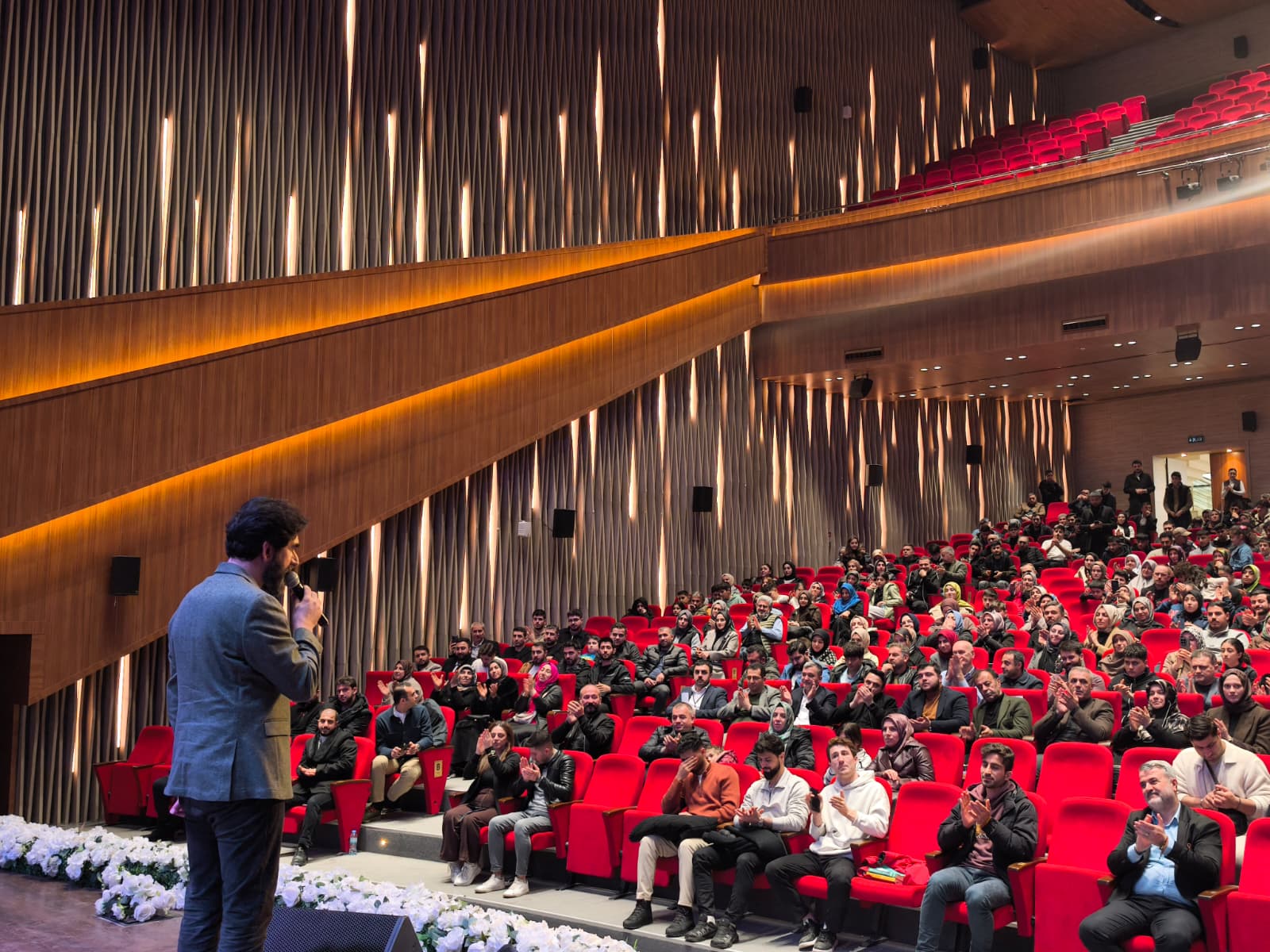 Serdar Tuncer Batmanlı gençlerle buluştu