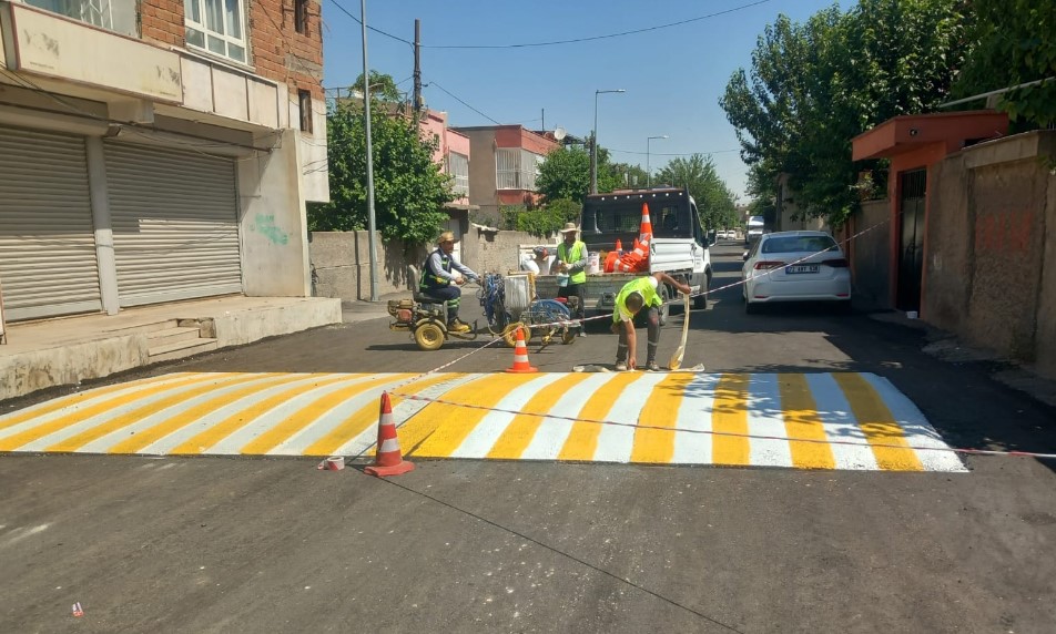 Batman’da Kasis, yaya geçidi ve yol çizgileri yenileniyor