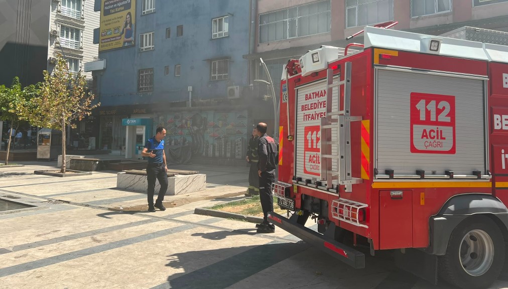 Gülistan Caddesi’nde panik! Elektrikler kesildi