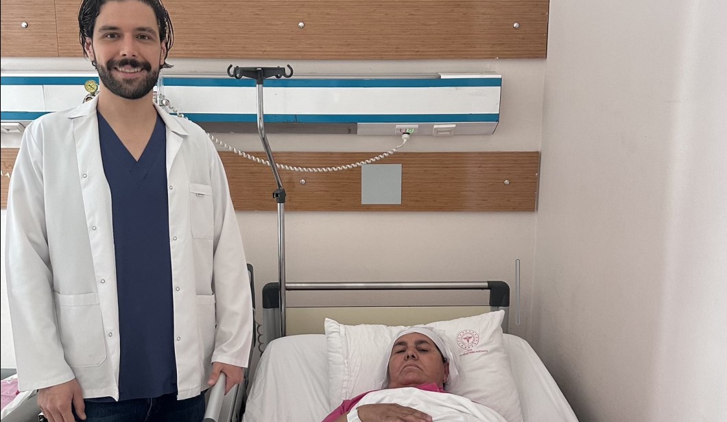 Batman’da bel daralmasına vidasız ameliyat başarısı