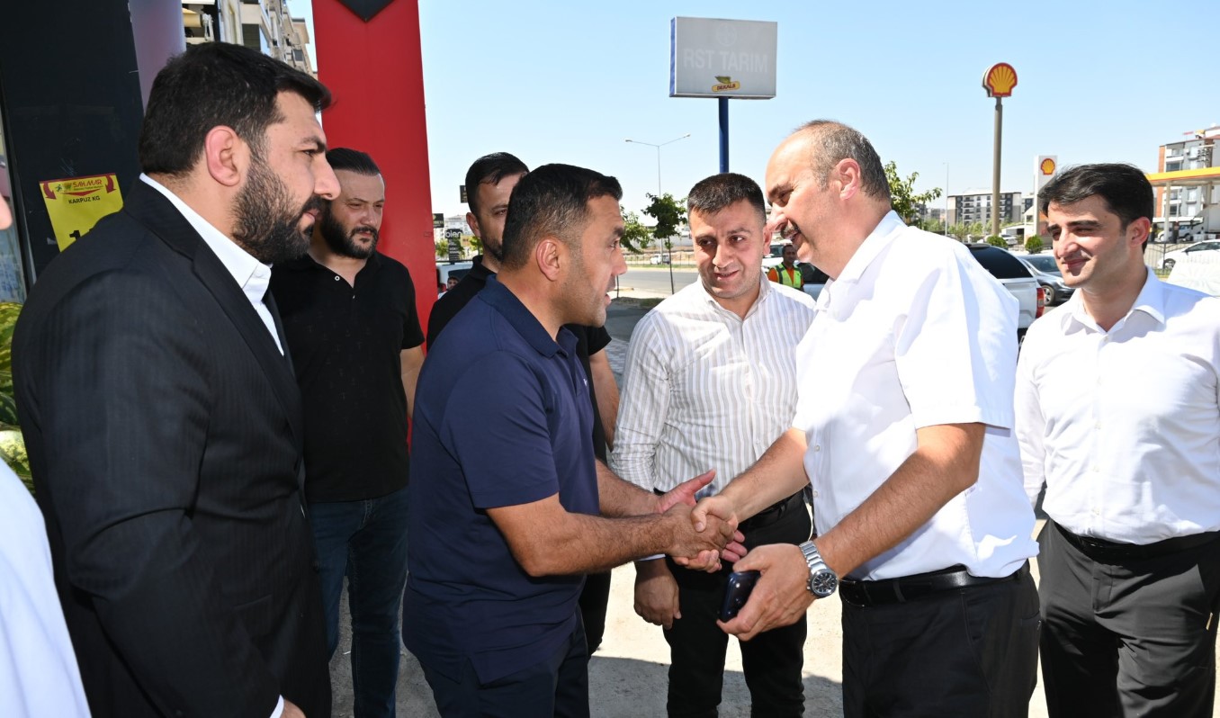 Vali Canalp’tan yangından zarar gören ziyaret