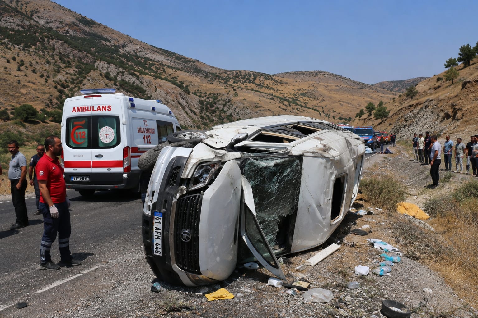 Nişan yolunda feci kaza! 5 kişi hayatını kaybetti