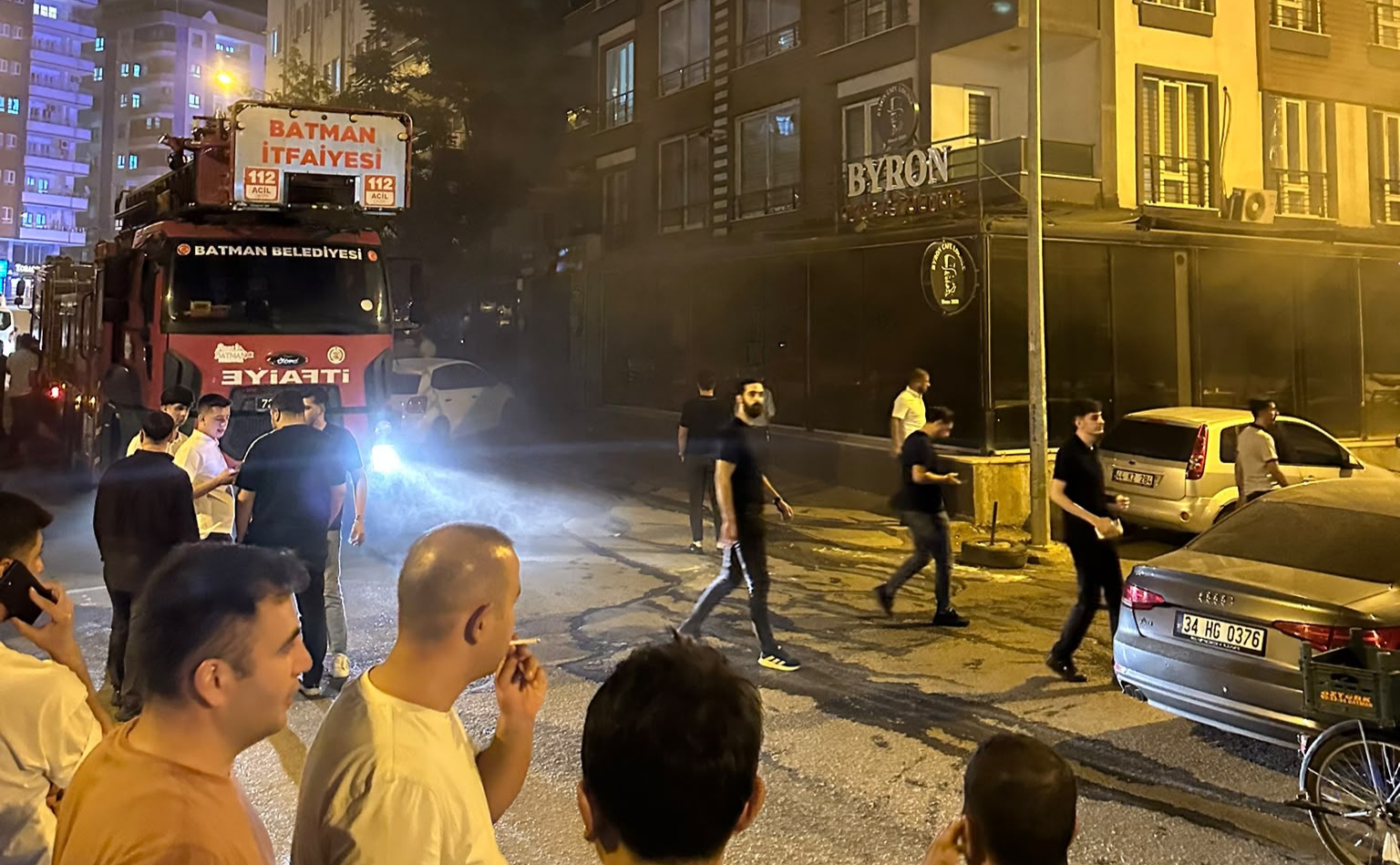 Batman  Kafede Yangın: Bina Sakinleri Tahliye Edildi
