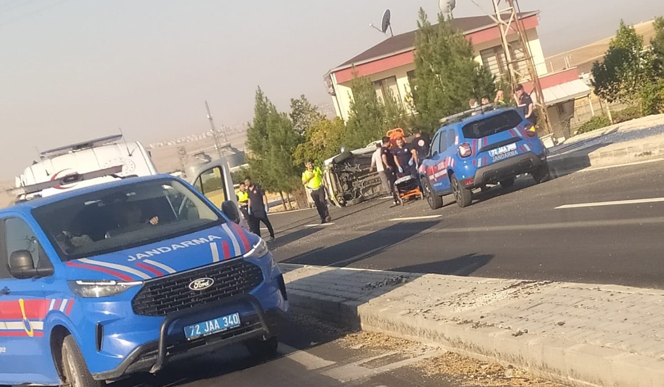 Batman OSB yolunda kaza: 4 kişi yaralandı