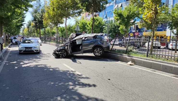 Batman’da otomobil takla attı
